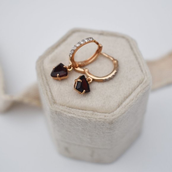 Small hoop earrings with garnet charm, classy basic earrings 14k rose gold - Picture 8 of 12